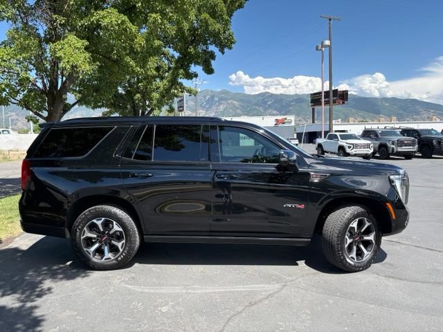 Used 2025 GMC Yukon AT4 Ultimate w/ LPO, AT4 Appearance Package AWD/4WD image 3