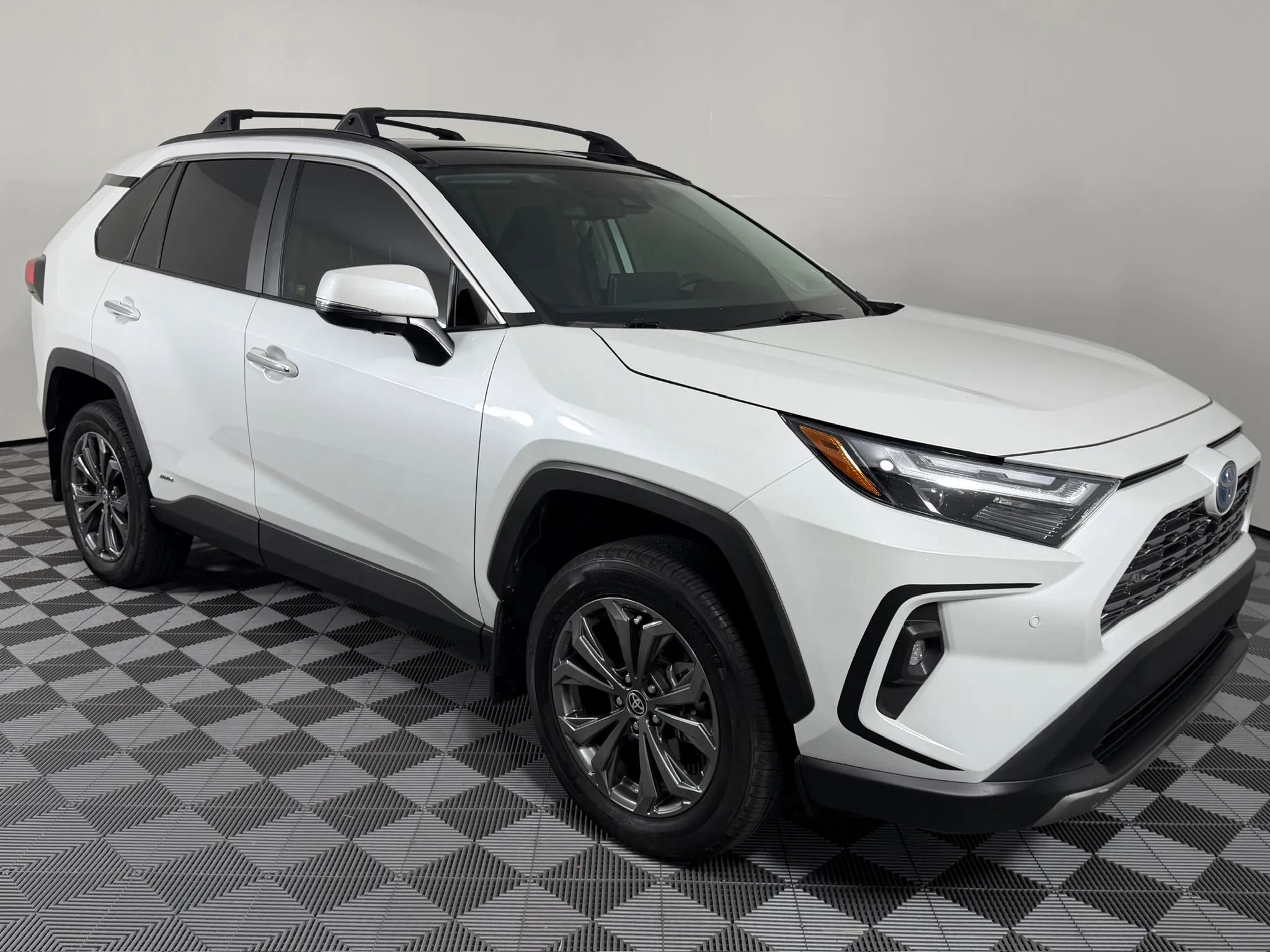 Used 2024 Toyota RAV4 Limited w/ Advanced Technology Package AWD/4WD image 19