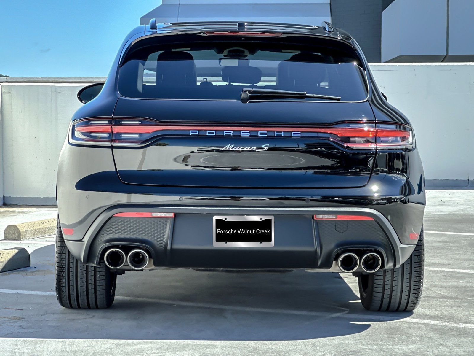 Certified 2024 Porsche Macan S AWD/4WD image 8