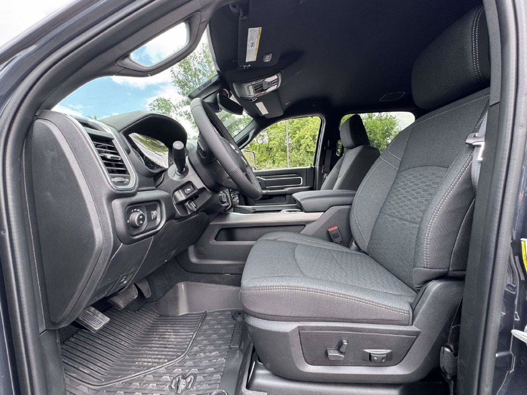 New 2026 RAM 2500 Big Horn AWD/4WD image 13