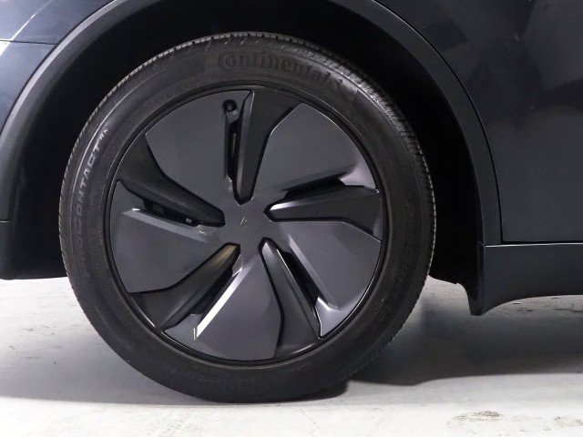 Used 2026 Tesla Model Y Long Range RWD image 53