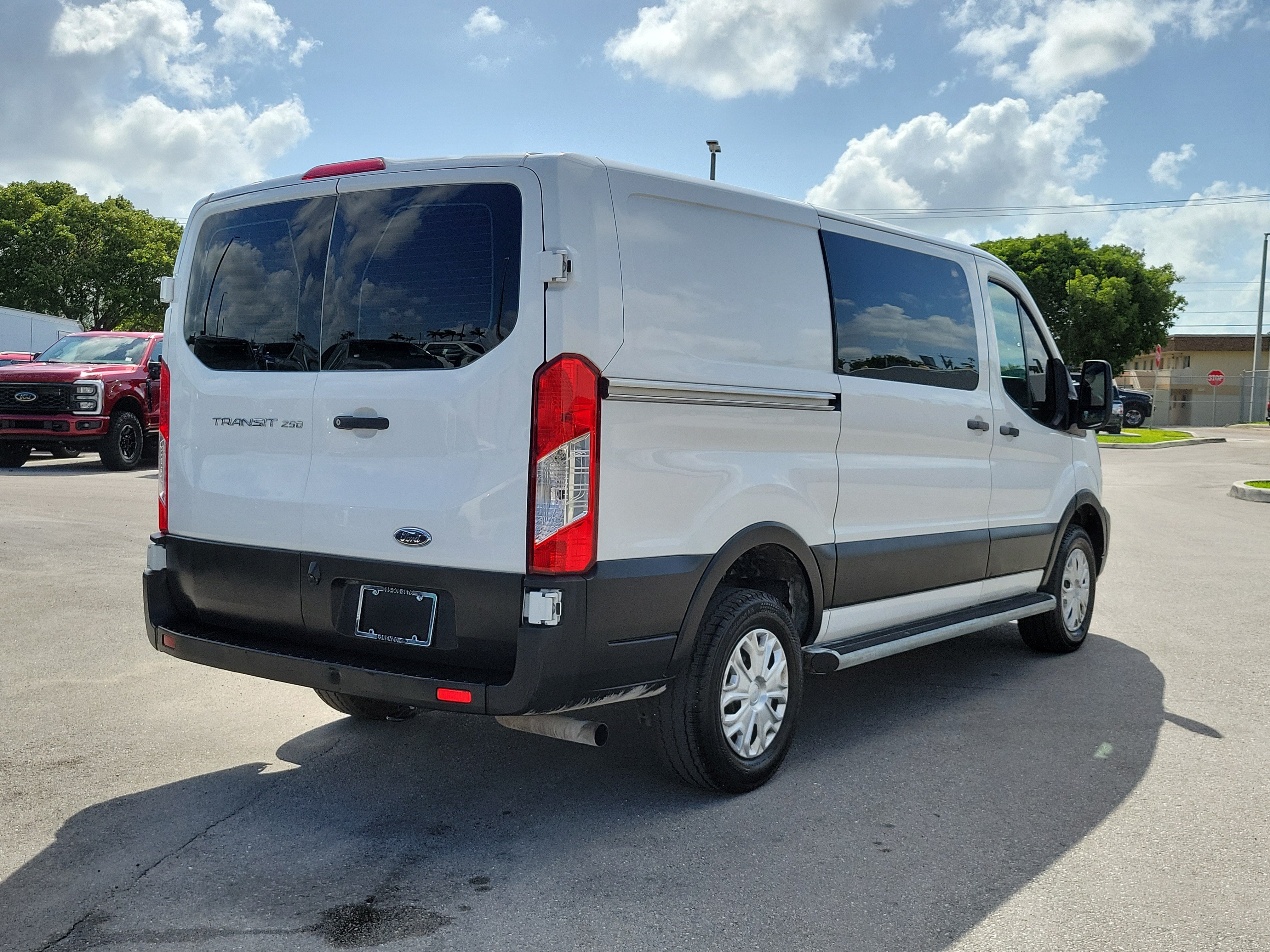 Used 2024 Ford Transit 250 Low Roof w/ Exterior Upgrade Package RWD image 5