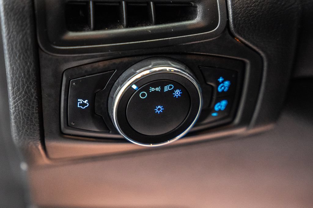 Used 2014 Ford Focus SE FWD image 37