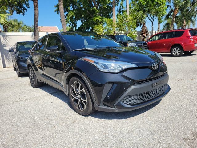 Used 2022 Toyota C-HR XLE FWD image 1