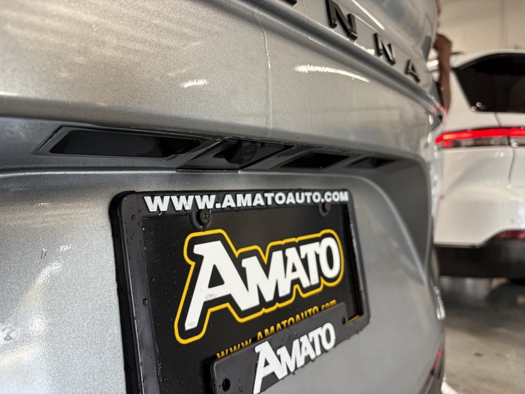 Used 2023 Toyota Sienna XLE image 17