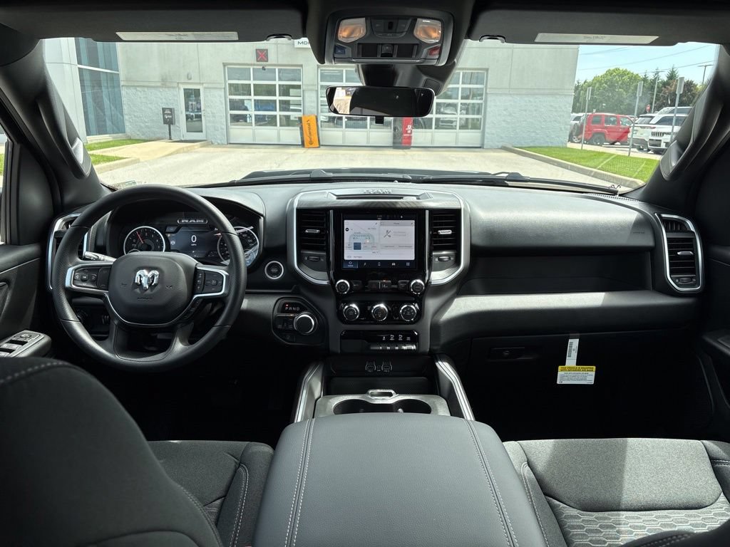 New 2026 RAM 1500 Express AWD/4WD image 10
