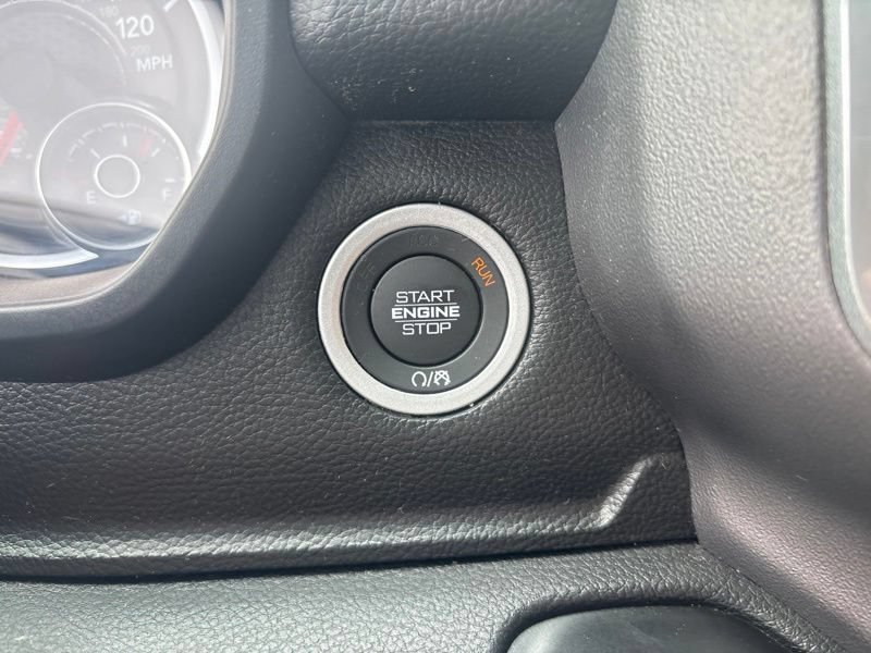 Used 2023 RAM 1500 Big Horn AWD/4WD image 32