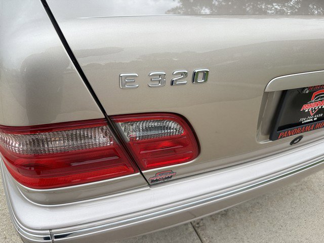 Used 2001 Mercedes-Benz E 320 Sedan image 39