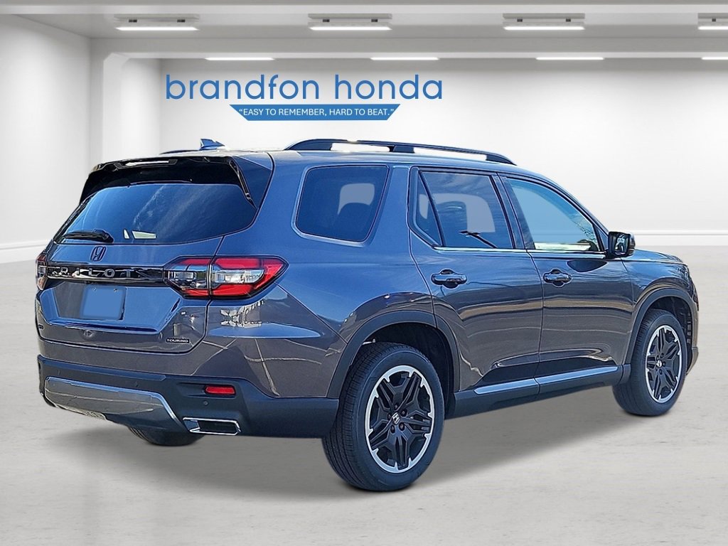 New 2026 Honda Pilot Touring image 4