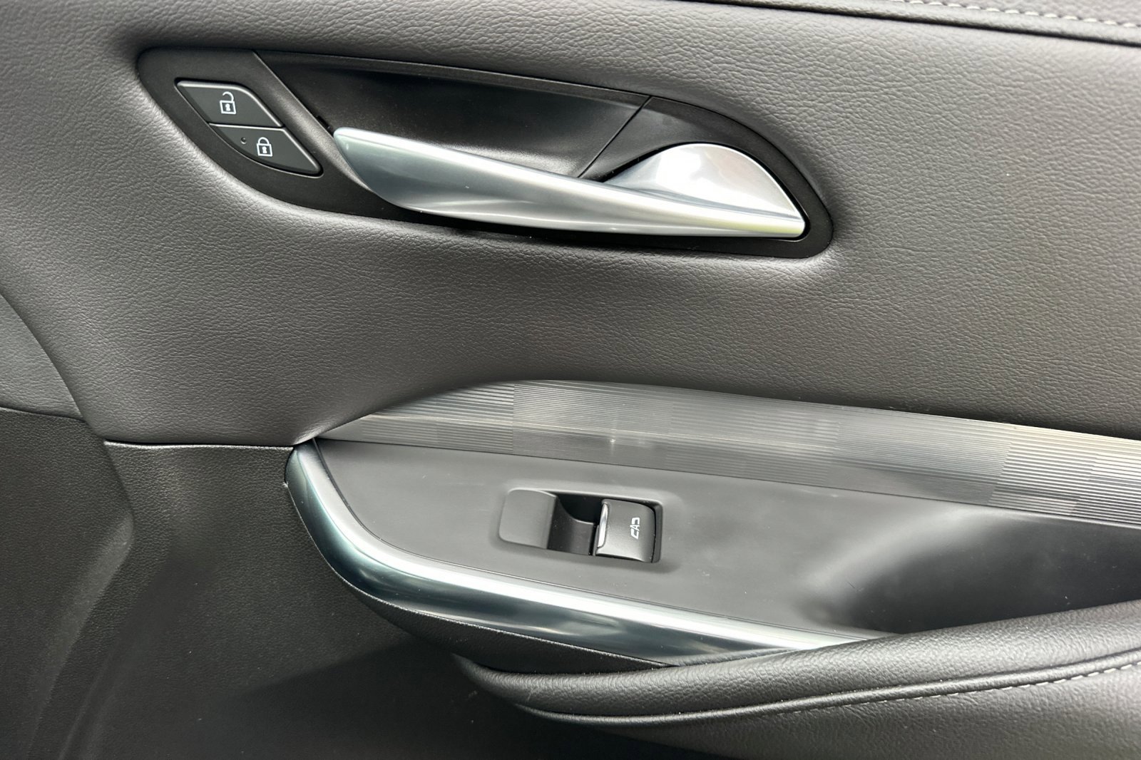 Used 2024 Cadillac XT4 Premium Luxury image 22