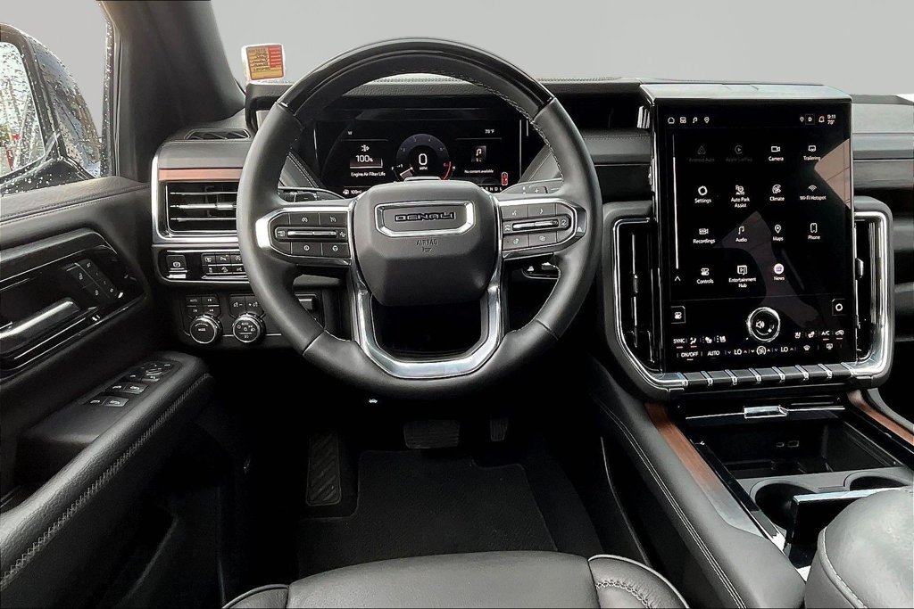 Used 2026 GMC Yukon Denali w/ Denali Reserve Package AWD/4WD image 10