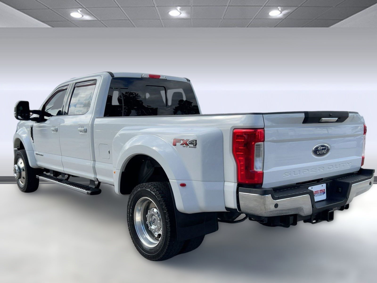 Used 2019 Ford F450 Lariat w/ Lariat Value Package image 3