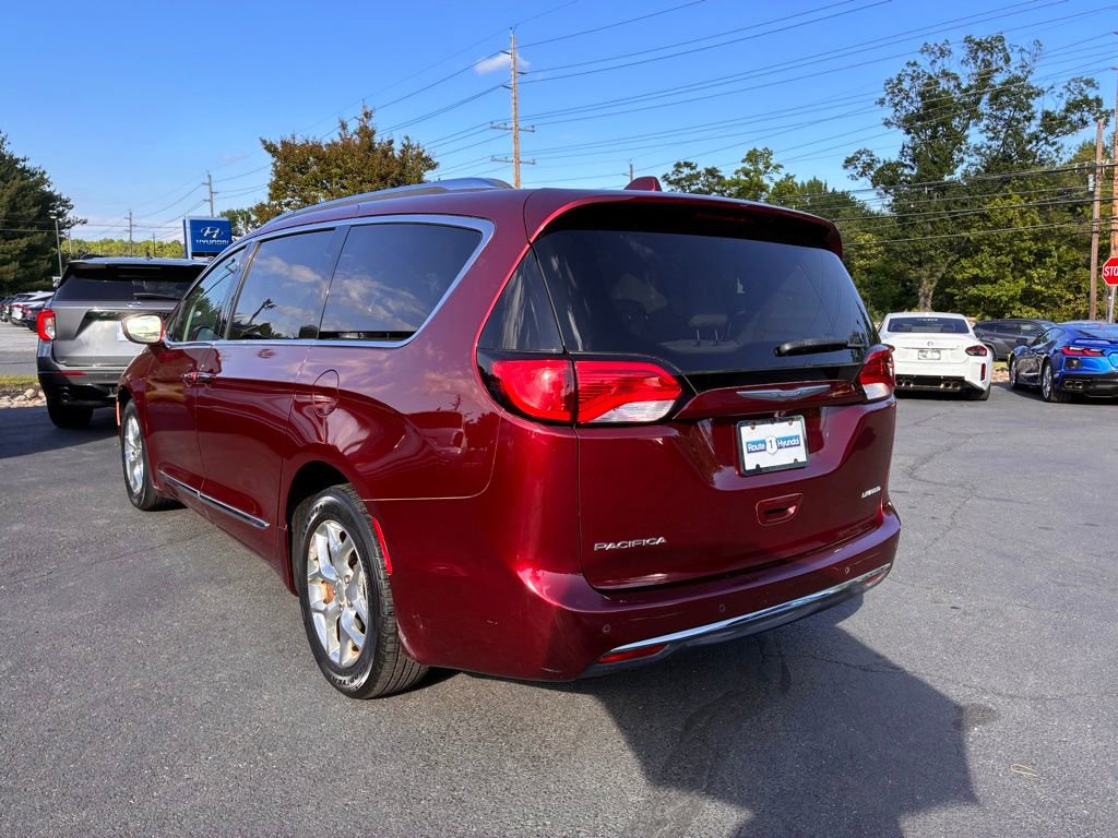 Used 2017 Chrysler Pacifica Limited FWD image 5