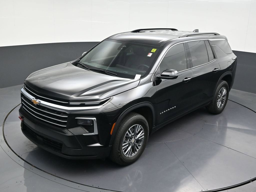Used 2025 Chevrolet Traverse LT image 16
