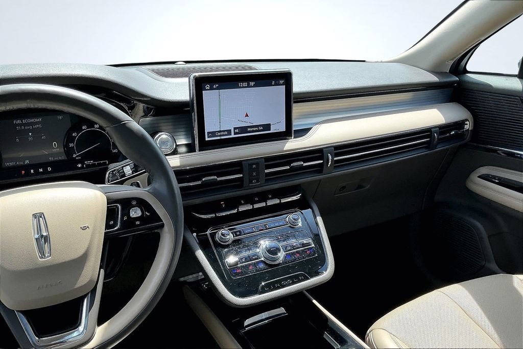 Used 2022 Lincoln Corsair FWD w/ Premium Package image 11