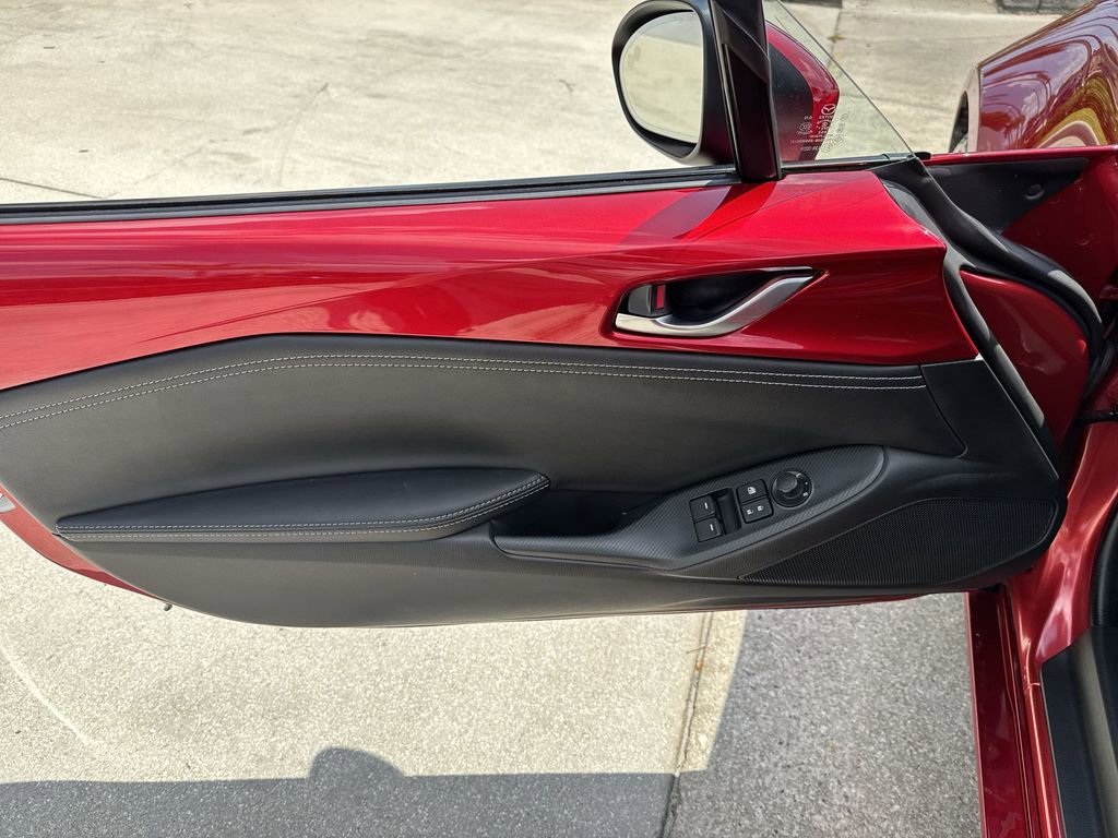 Used 2023 MAZDA MX-5 Miata Grand Touring w/ Weather Package RWD image 38