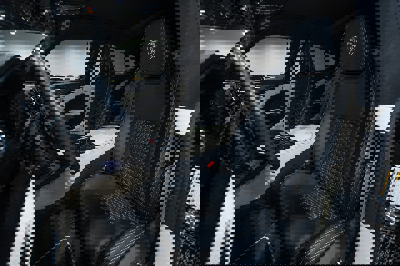 Used 2022 Lamborghini Urus image 19