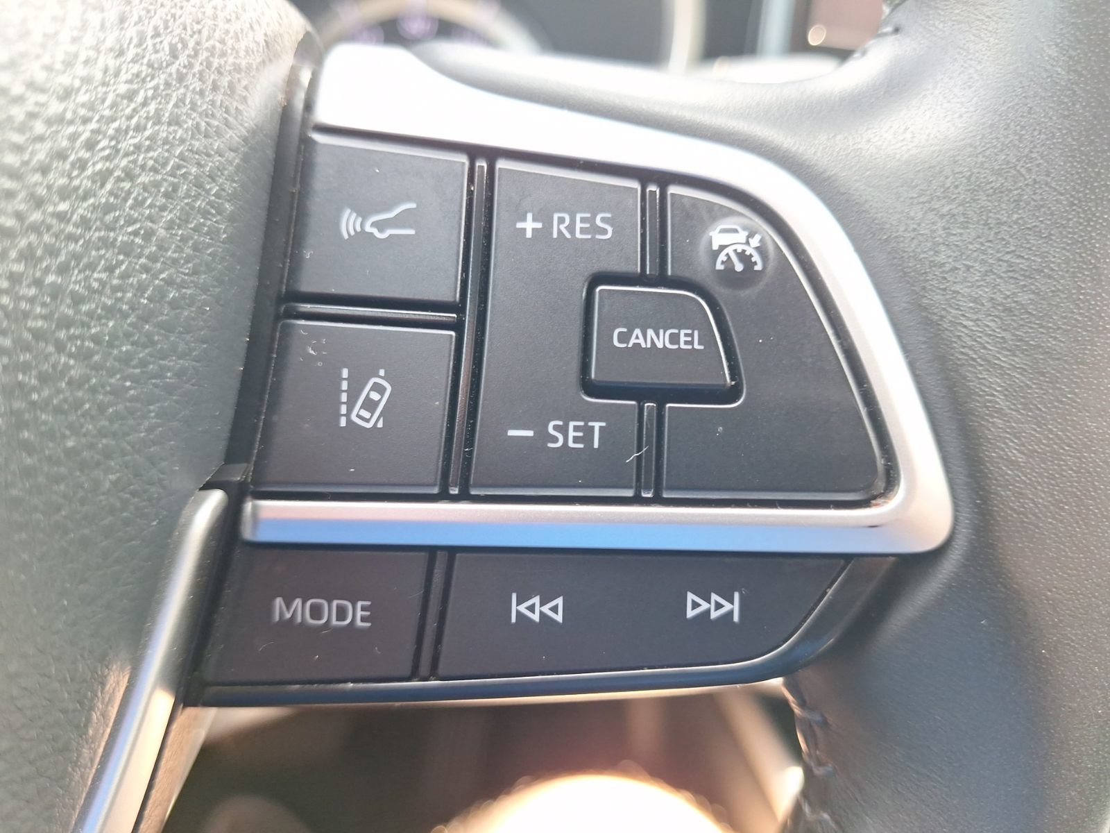 Used 2023 Toyota Highlander XLE FWD image 20