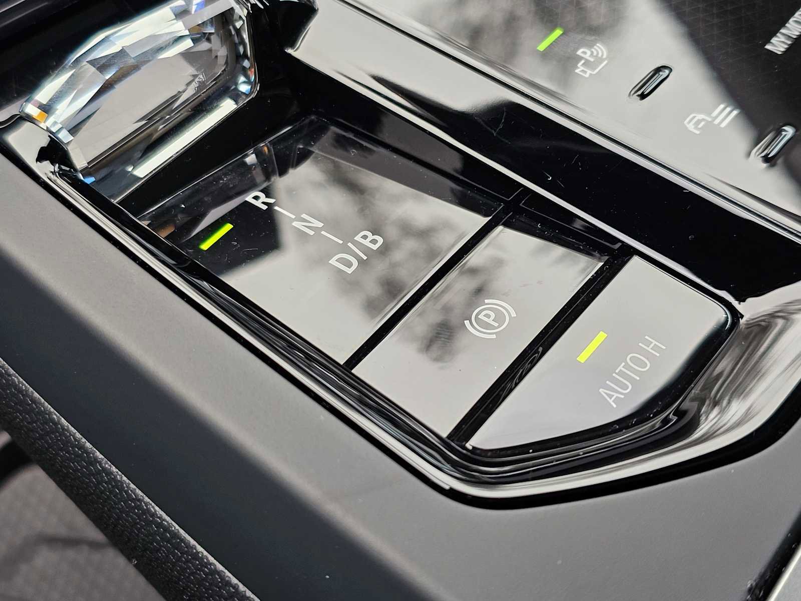 Used 2025 BMW iX xDrive50 w/ Sport Package image 33