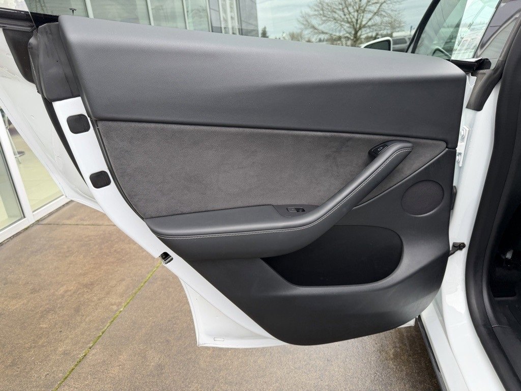 Used 2022 Tesla Model Y Performance image 30