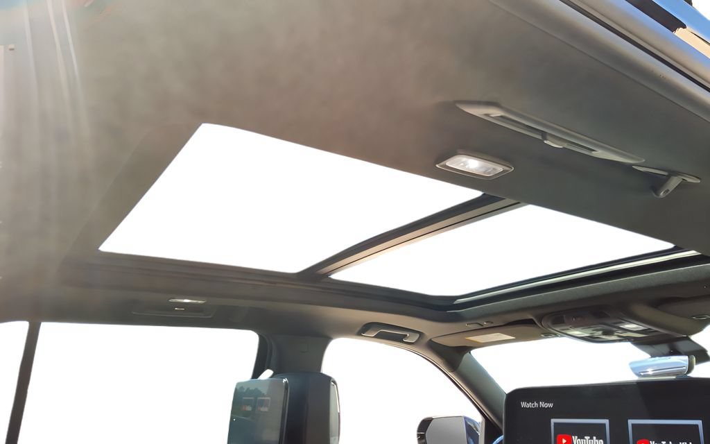 Used 2024 GMC Yukon Denali Ultimate AWD/4WD image 35
