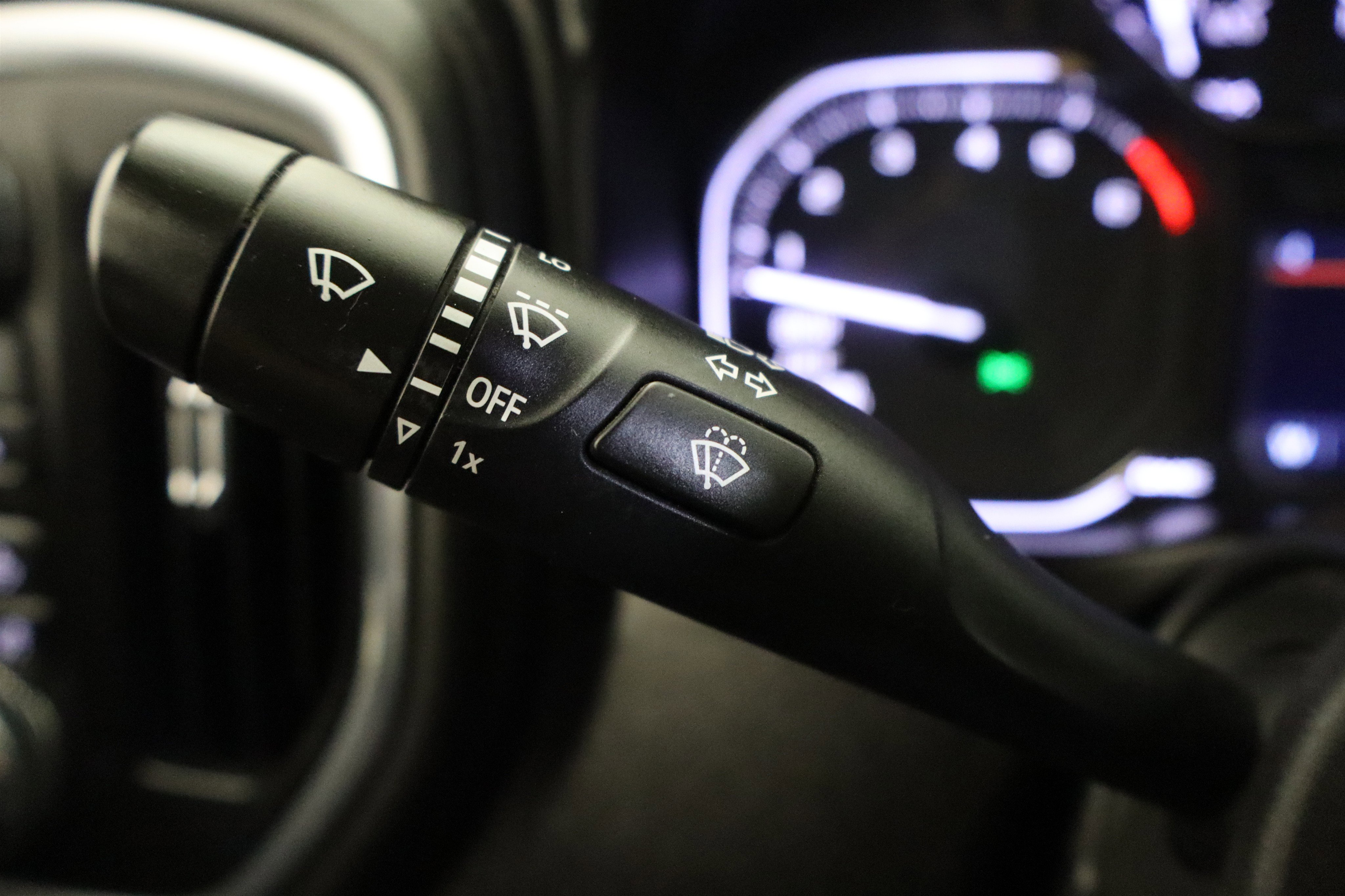 Used 2021 GMC Sierra 1500 SLT image 64