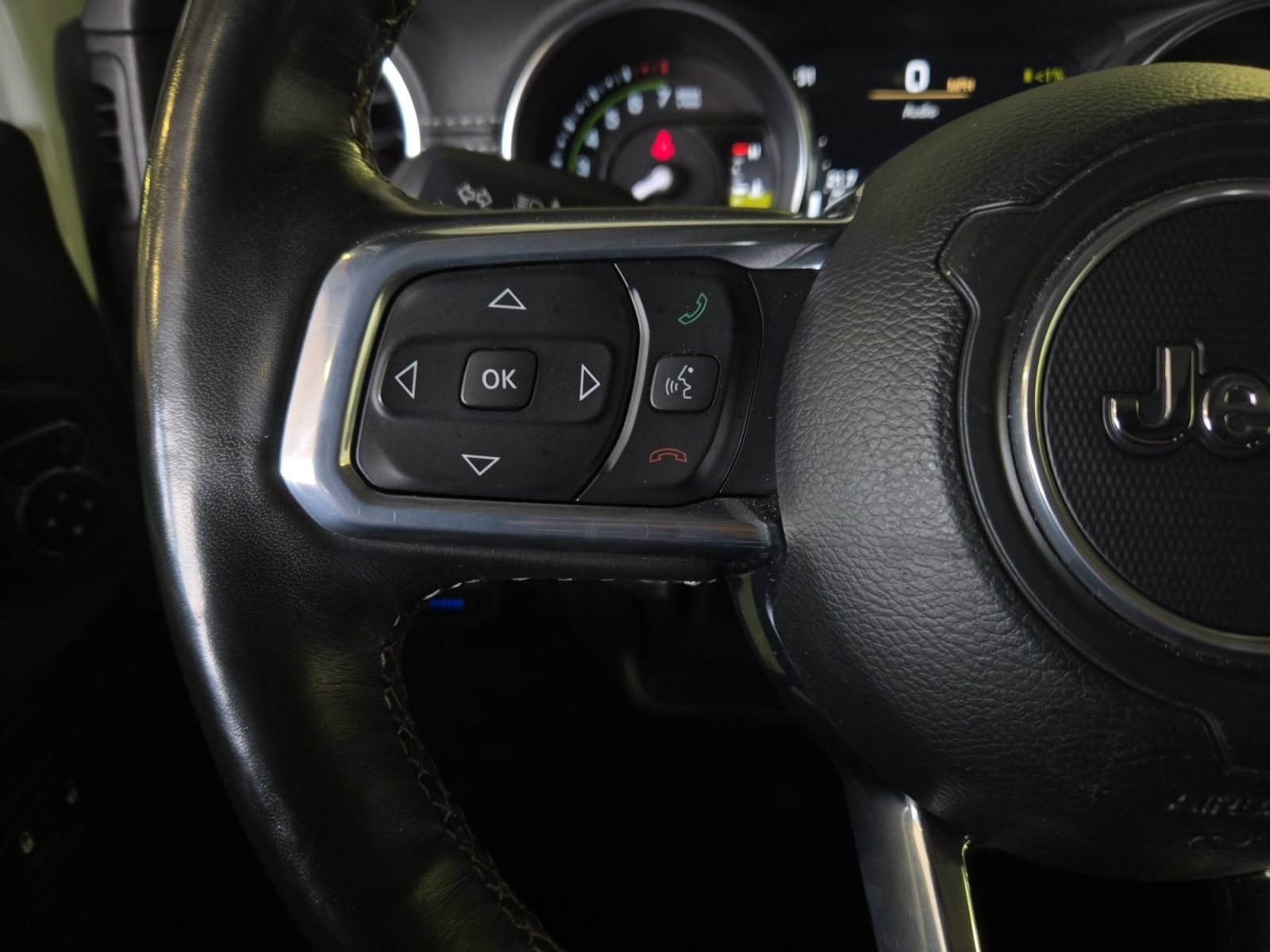 Used 2023 Jeep Wrangler Unlimited Sahara w/ Cold Weather Group AWD/4WD image 19