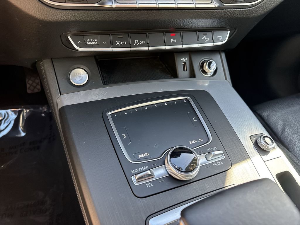 Used 2020 Audi Q5 2.0T Titanium Premium Plus w/ Premium Plus Package image 56