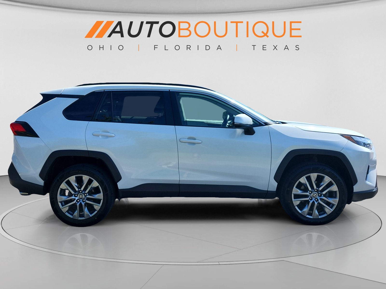 Used 2023 Toyota RAV4 XLE Premium FWD image 6