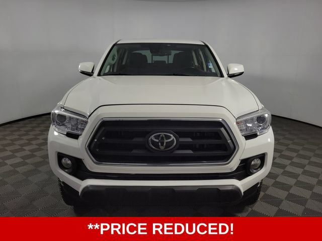 Used 2022 Toyota Tacoma SR5 AWD/4WD image 2