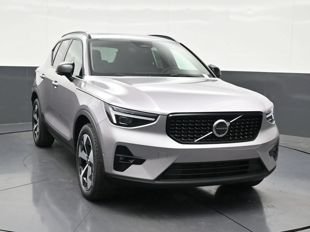 New 2026 Volvo XC40 B5 Plus w/ Protection Package Premier AWD/4WD image 7