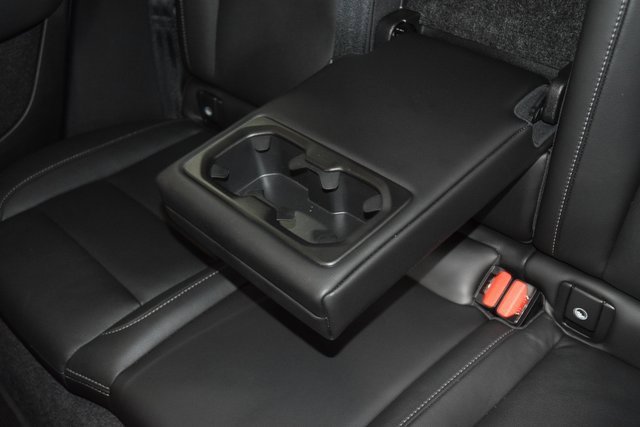 Used 2025 Volvo XC40 B5 Plus image 42