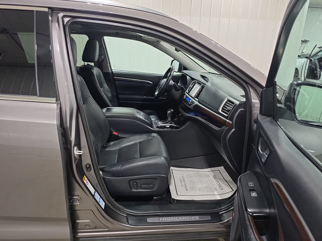 Used 2015 Toyota Highlander Limited AWD/4WD image 33