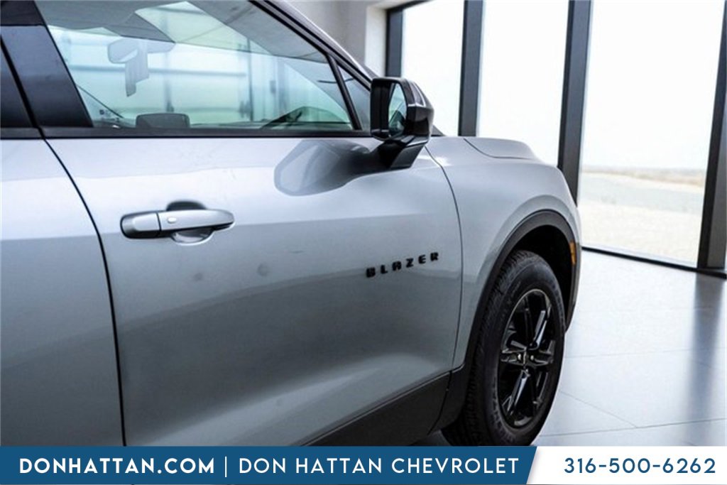 New 2025 Chevrolet Blazer LT w/ Convenience Package image 39