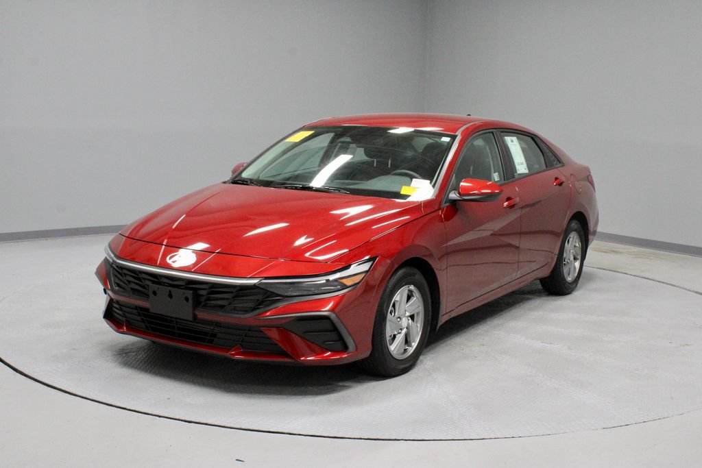 Used 2024 Hyundai Elantra SE FWD image 6