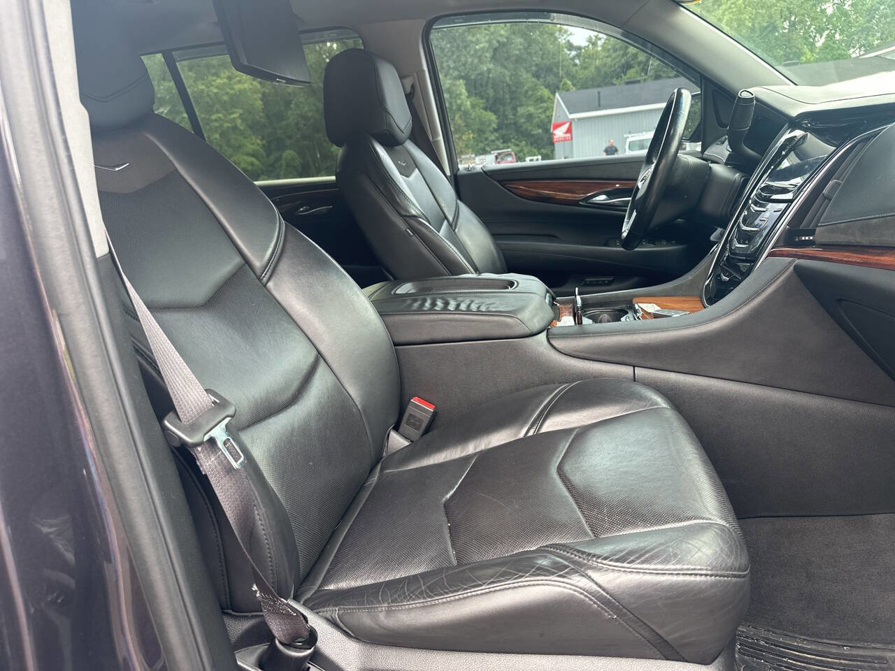 Used 2015 Cadillac Escalade ESV Luxury image 33