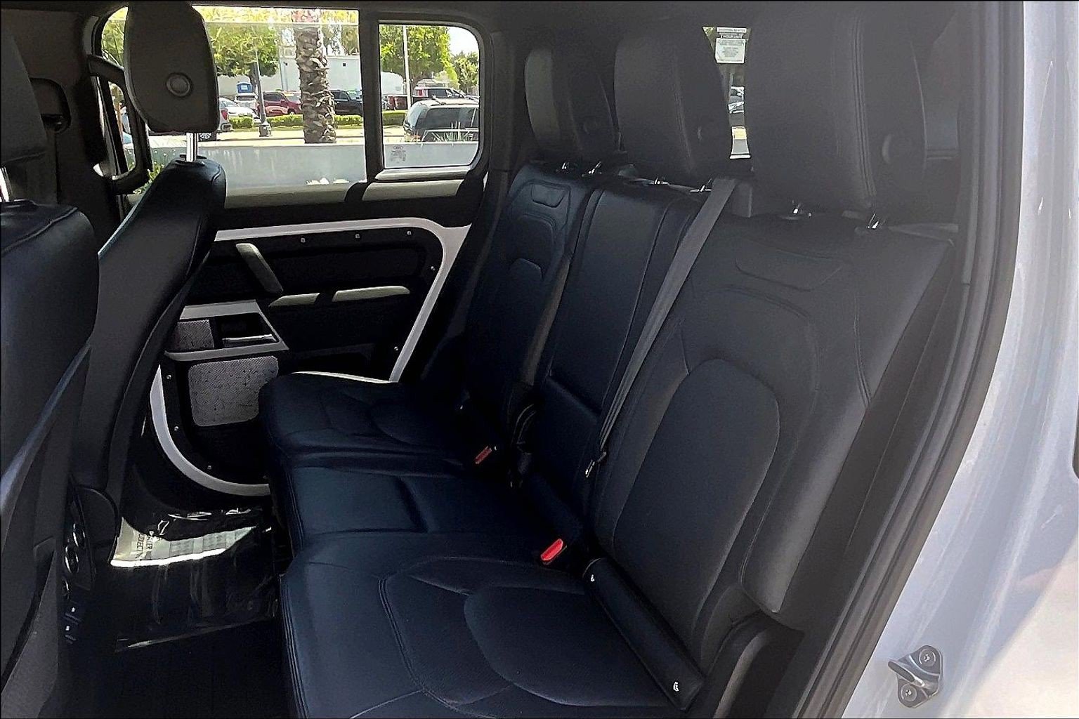 Used 2023 Land Rover Defender 130 SE AWD/4WD image 20