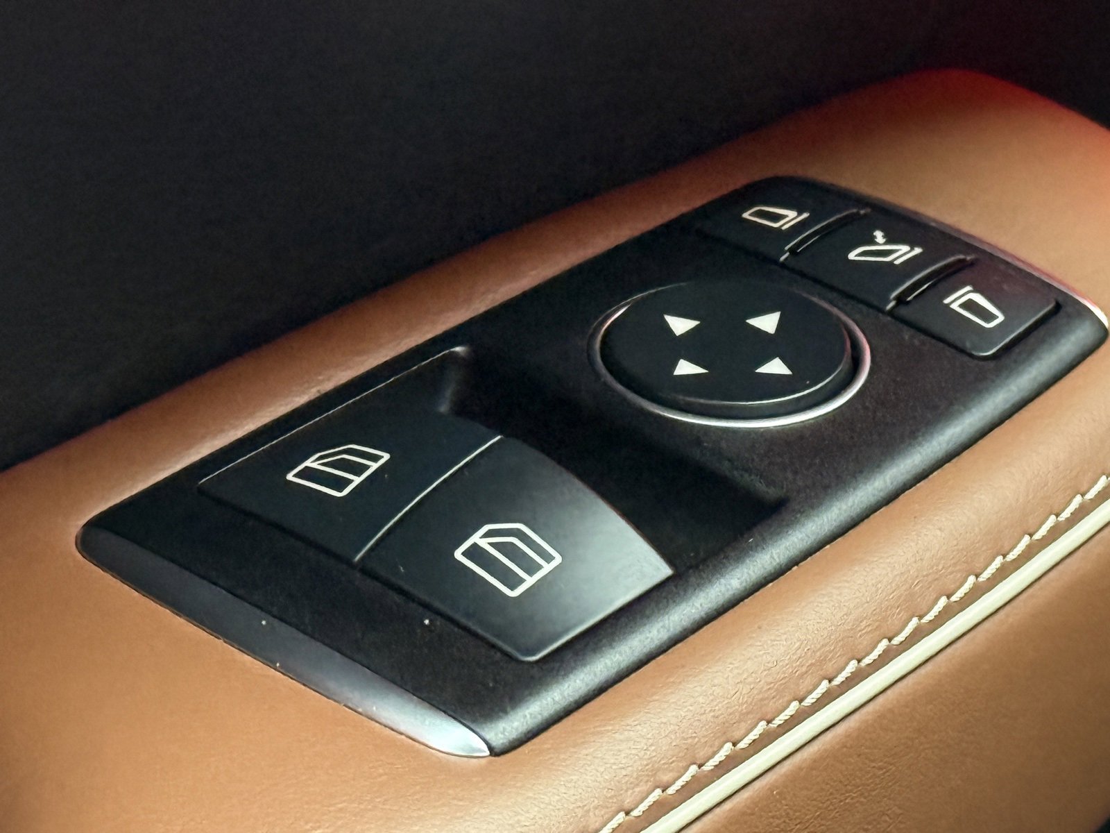 Used 2017 Mercedes-Benz SL 550 image 31