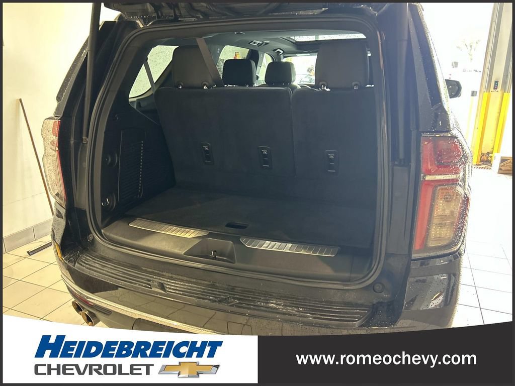 Used 2021 Chevrolet Tahoe Premier w/ Premium Package AWD/4WD image 16
