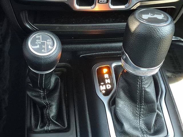 Used 2024 Jeep Wrangler Unlimited Sahara AWD/4WD image 12