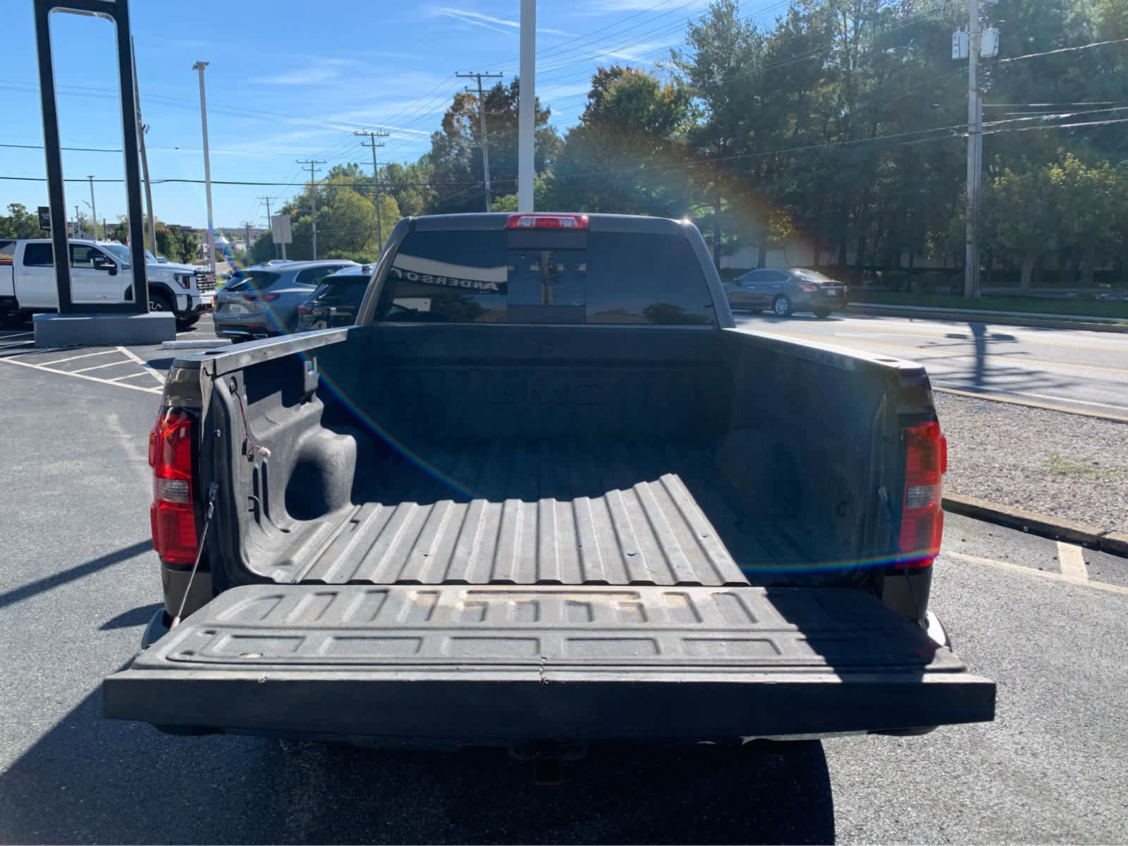 Used 2015 GMC Sierra 1500 SLT w/ Driver Alert Package image 4