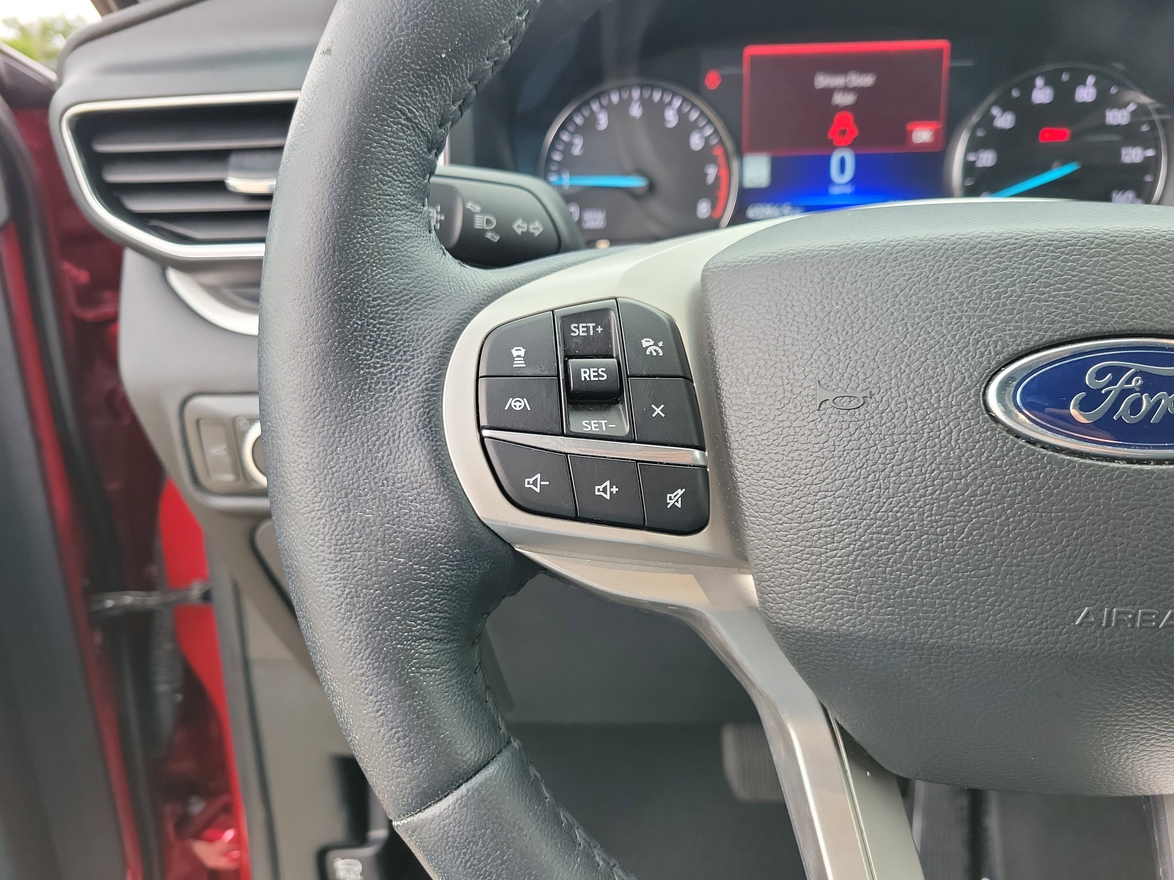 Used 2022 Ford Explorer XLT w/ Equipment Group 202A image 29