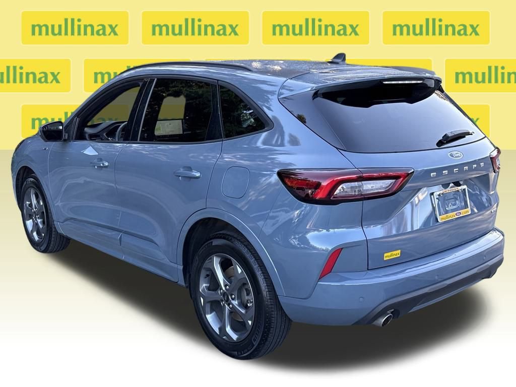 Certified 2023 Ford Escape ST-Line Select w/ Tech Pack #2 image 9