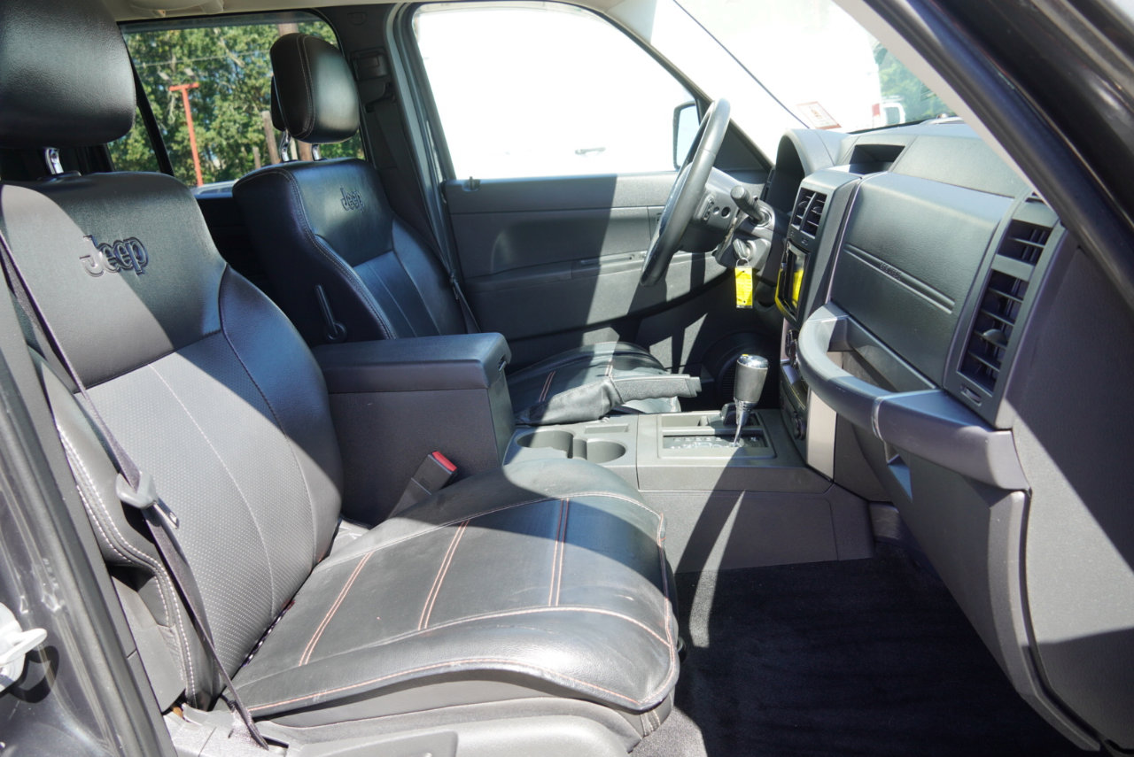 Used 2011 Jeep Liberty Sport image 10