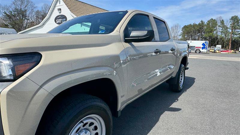 Used 2023 Chevrolet Colorado W/T RWD image 12