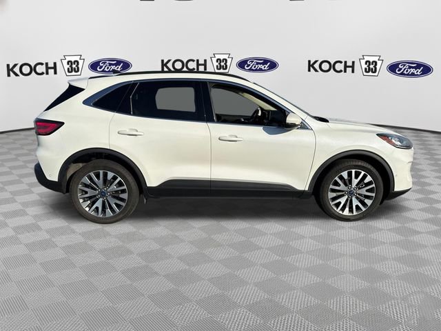 Used 2020 Ford Escape Titanium image 9