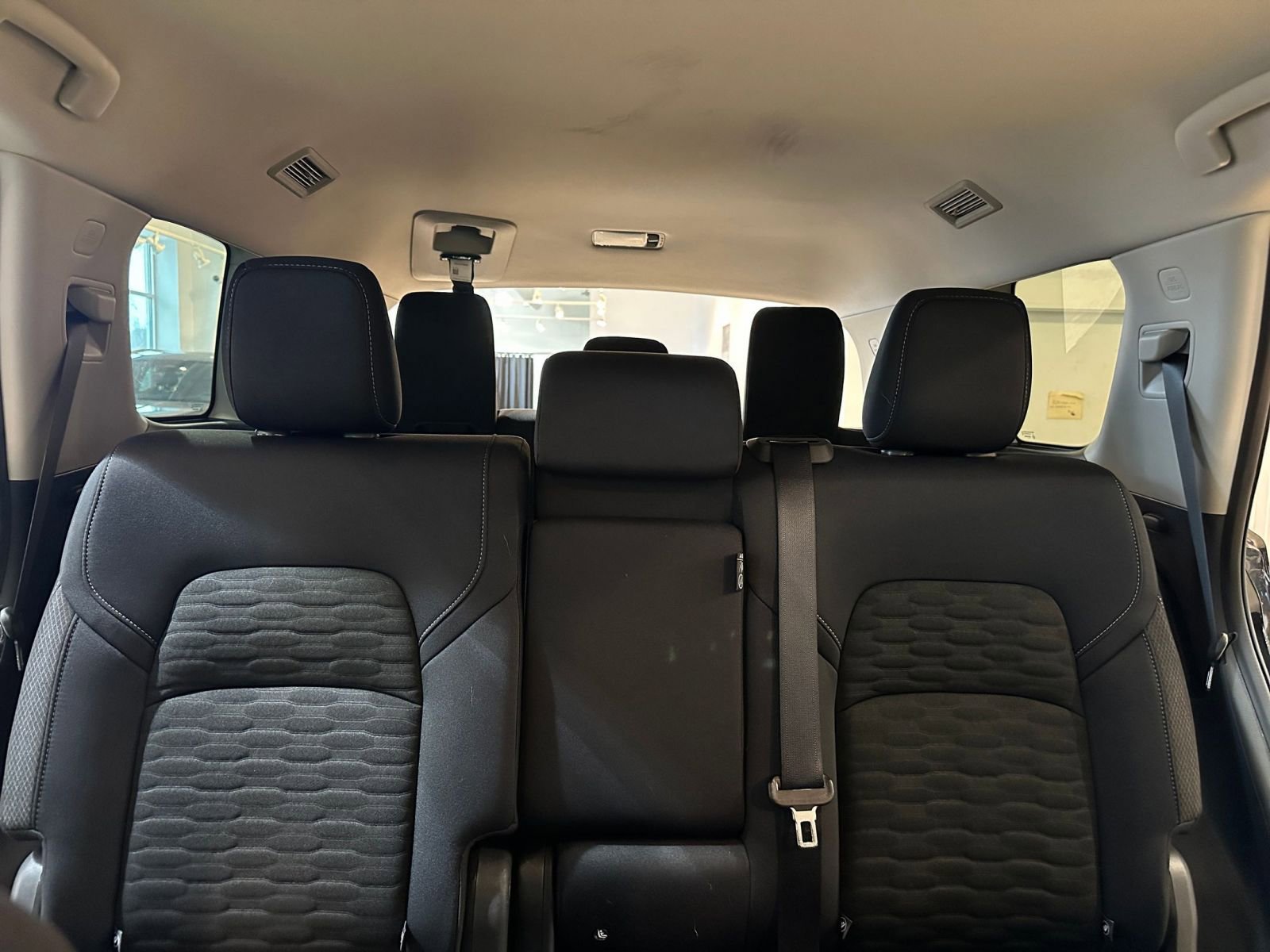 Used 2025 Nissan Pathfinder SV image 30