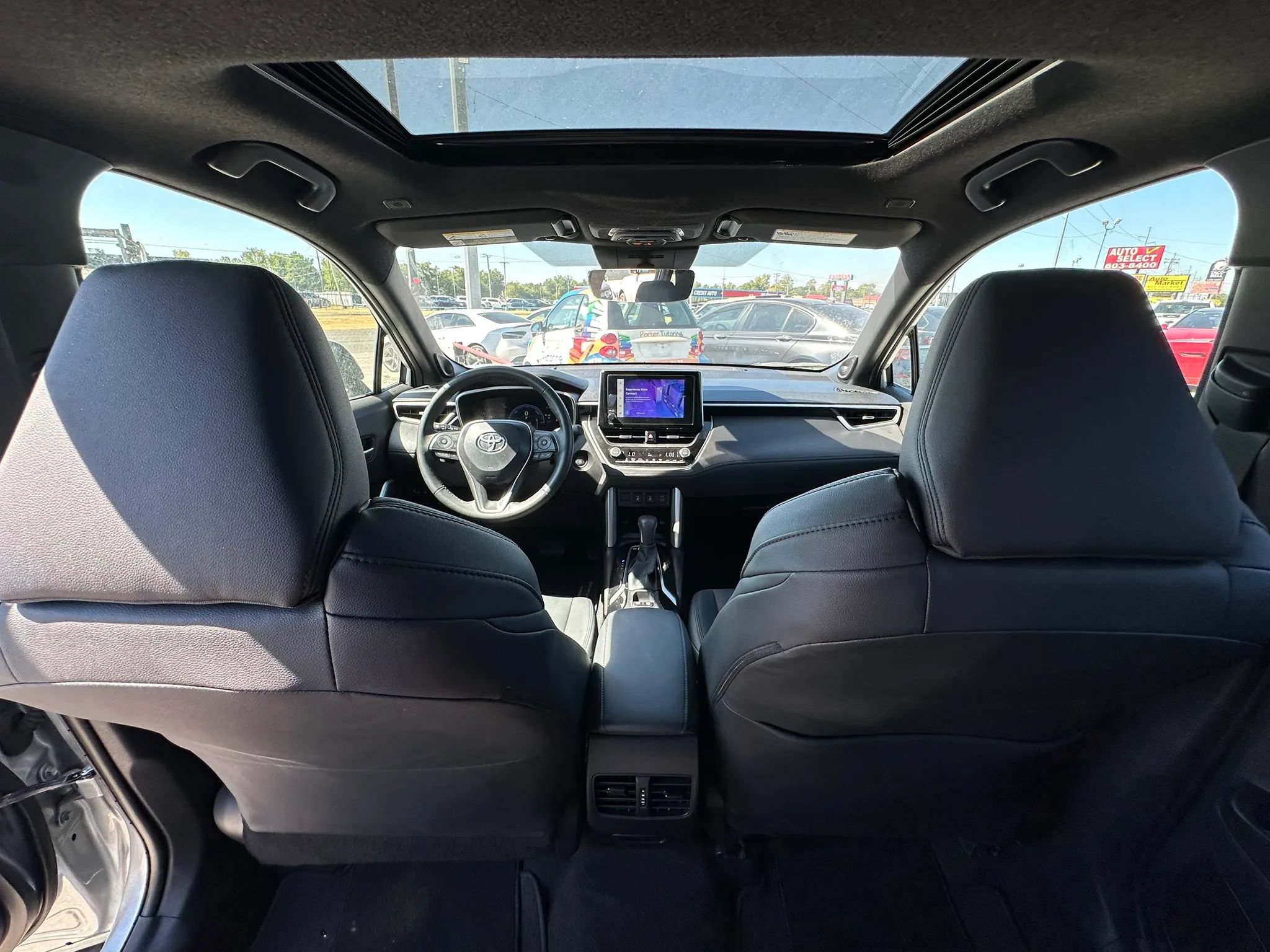 Used 2025 Toyota Corolla Cross AWD Hybrid w/ Convenience Package image 15