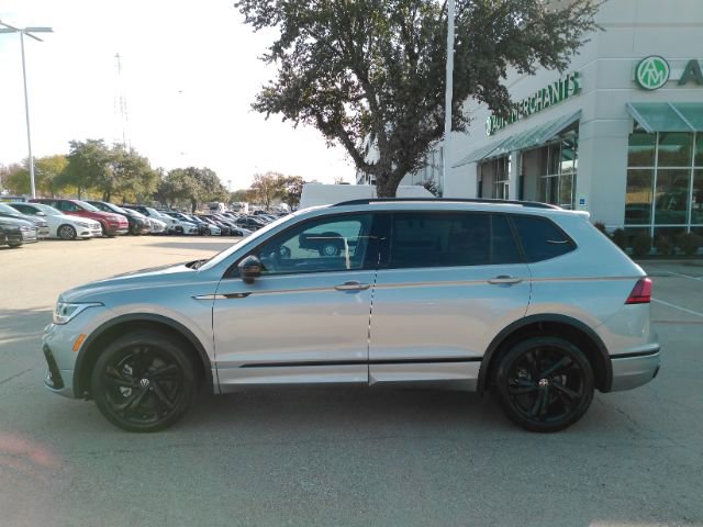 Used 2024 Volkswagen Tiguan SE R-Line AWD/4WD image 14