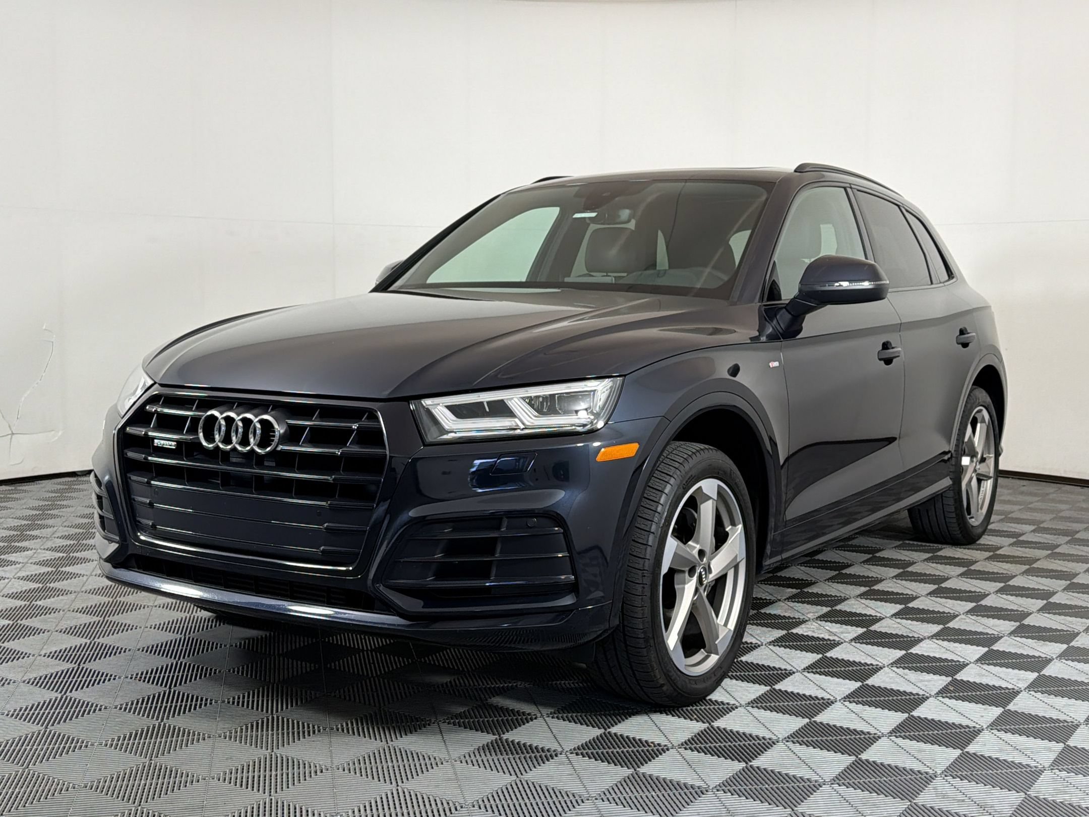Used 2020 Audi Q5 2.0T Titanium Premium Plus w/ Premium Plus Package
